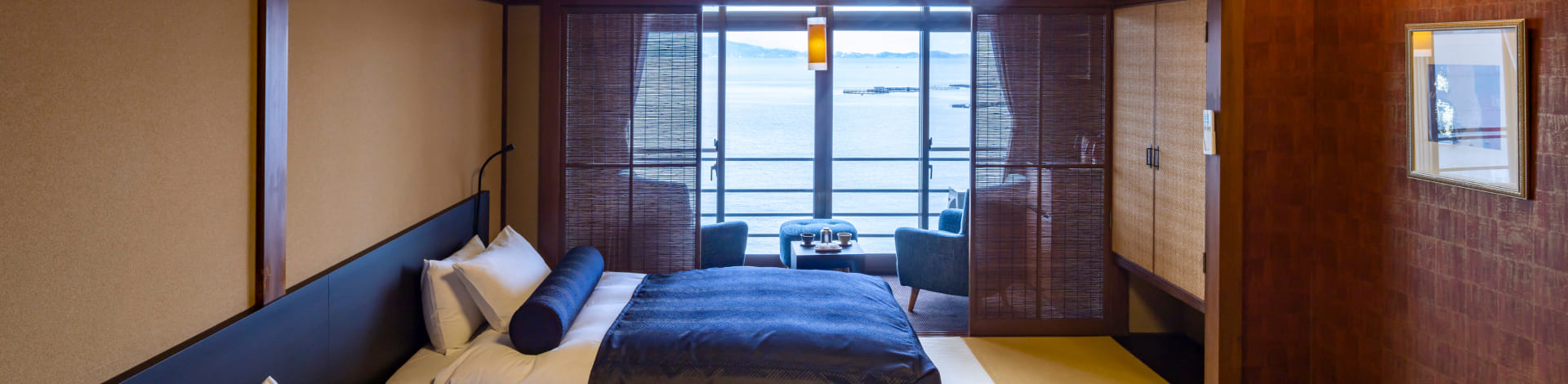 和Modern上層階ベッドルーム